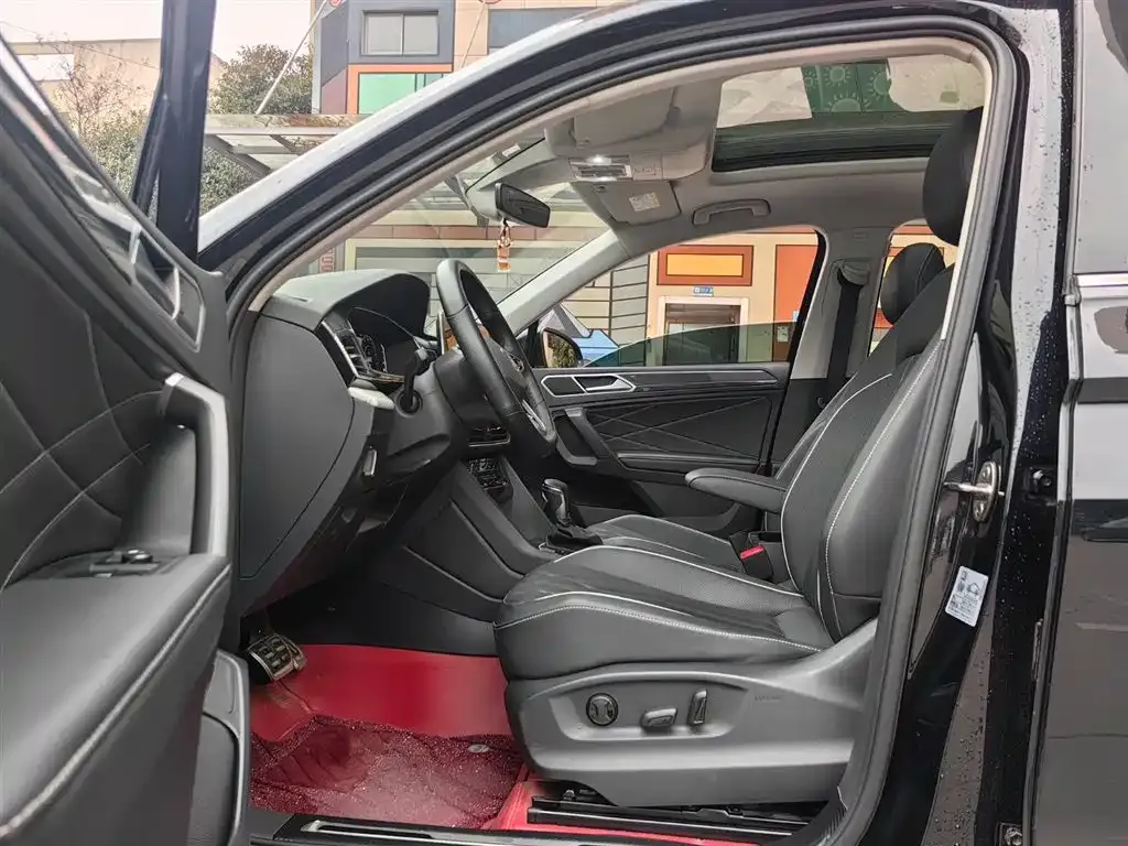 Volkswagen Tiguan L 2023 из CN, фото 5