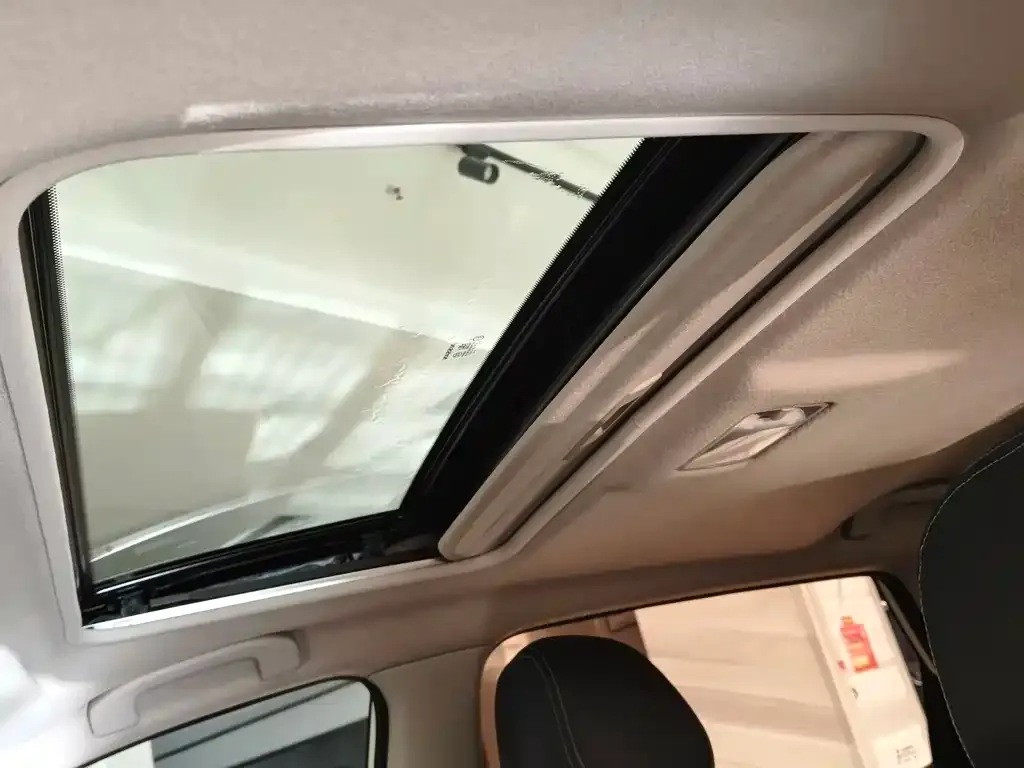 Nissan Tiida 2022 из CN, фото 10