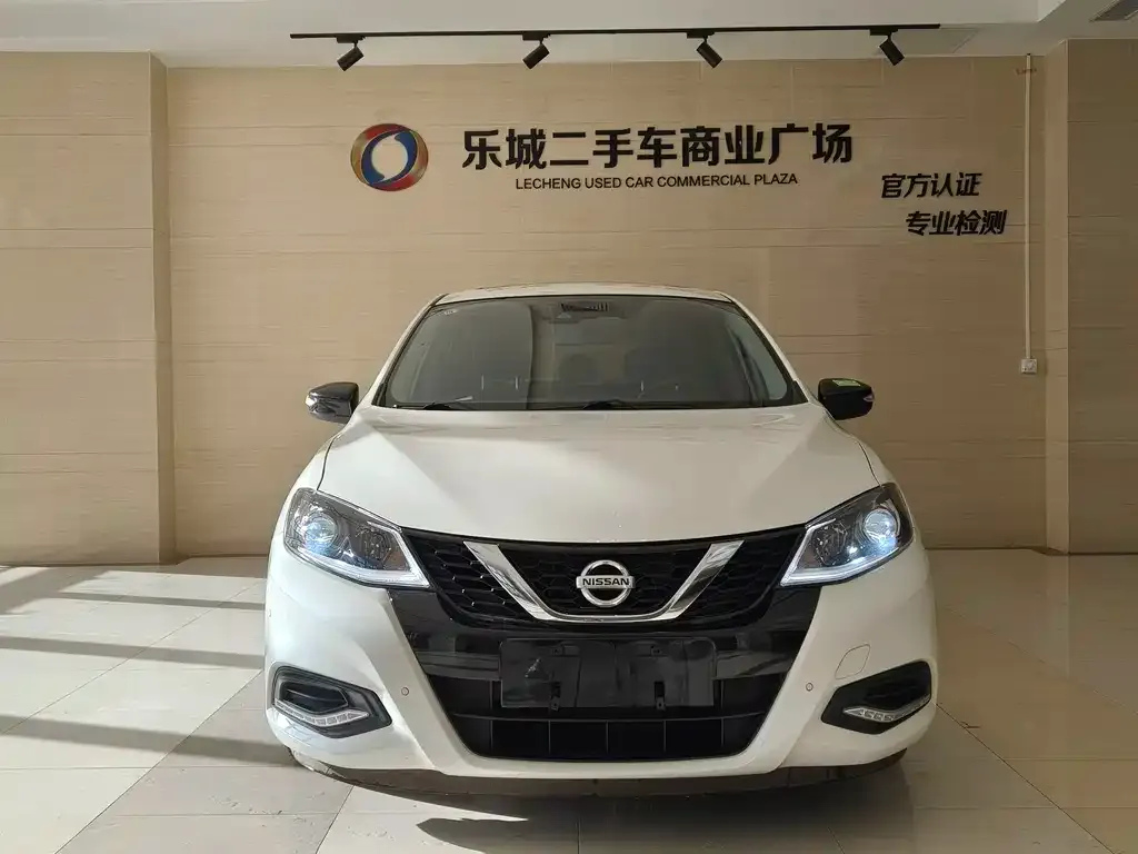 Nissan Tiida 2022 из CN, фото 2
