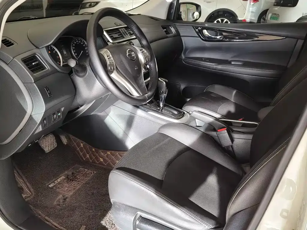 Nissan Tiida 2022 из CN, фото 7