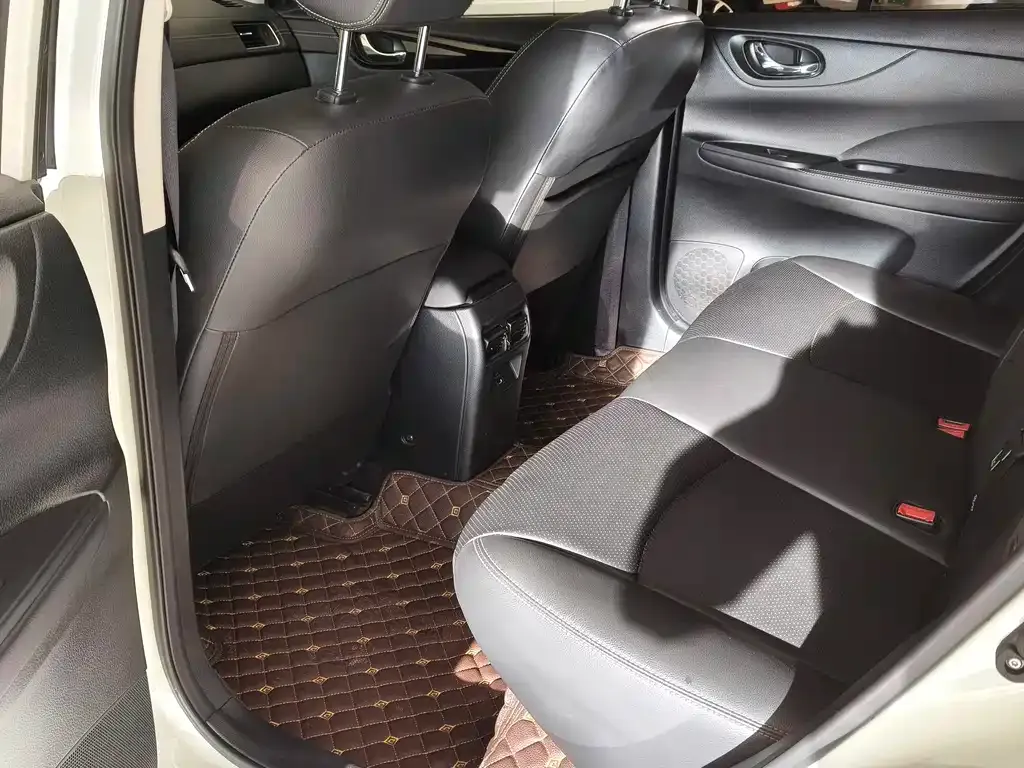 Nissan Tiida 2022 из CN, фото 8