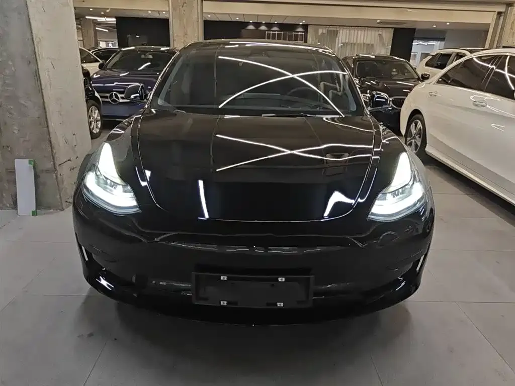 Tesla Model 3 — фото 3