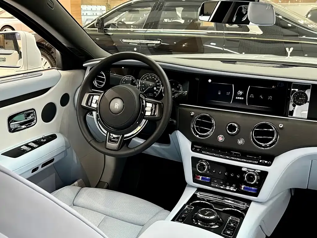 Rolls-Royce Ghost — фото 5