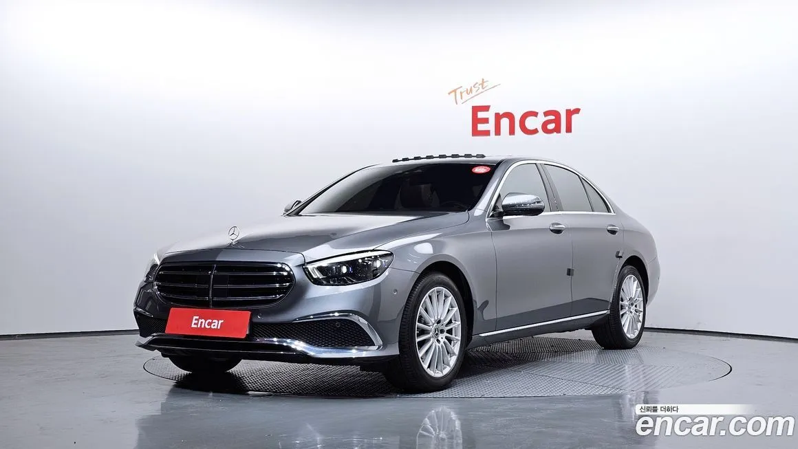Mercedes-Benz E-Class — фото 1