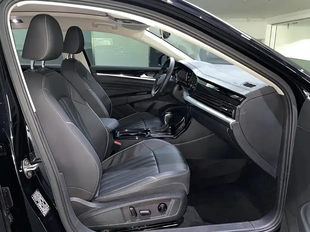 Volkswagen Passat — фото 10