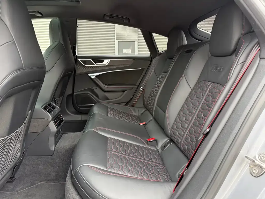 Audi RS 7 2021 из CN, фото 9
