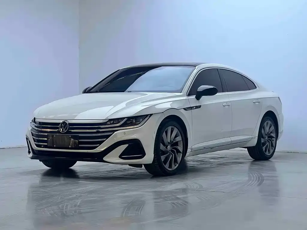 Volkswagen CC 2023 из CN, фото 1