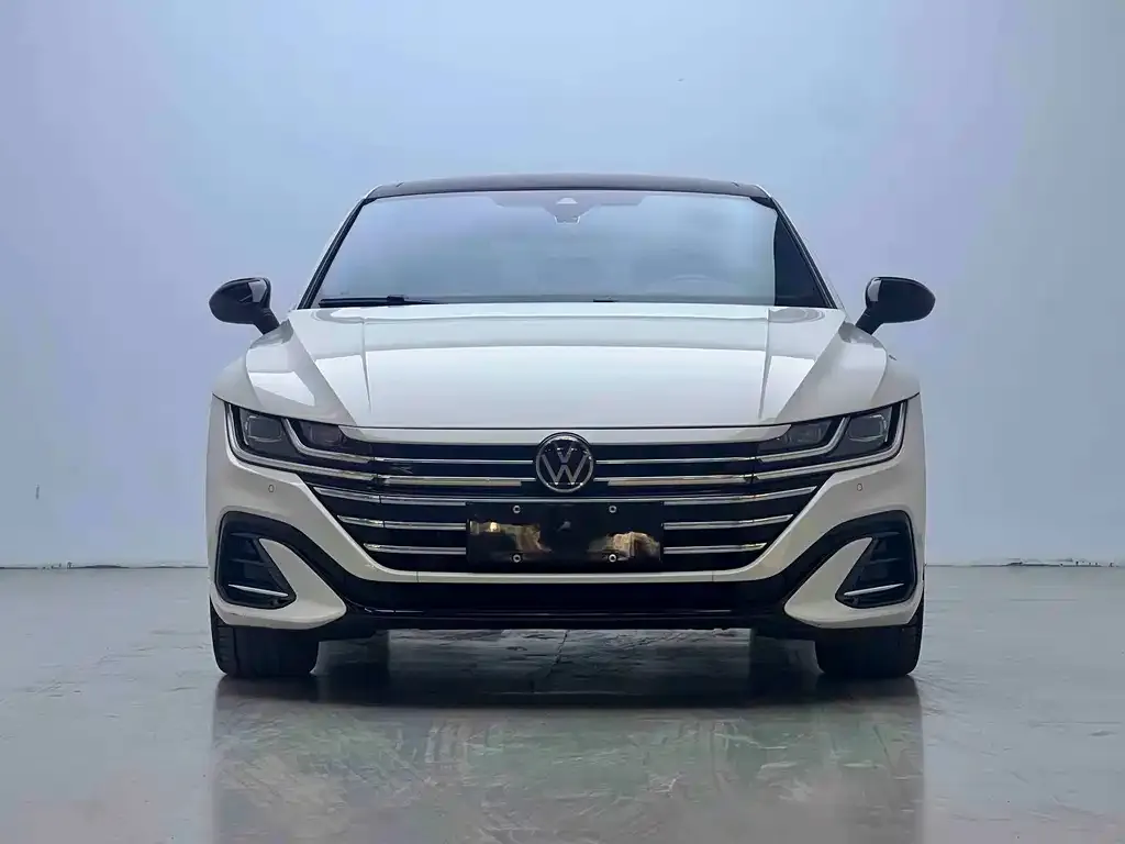 Volkswagen CC 2023 из CN, фото 2
