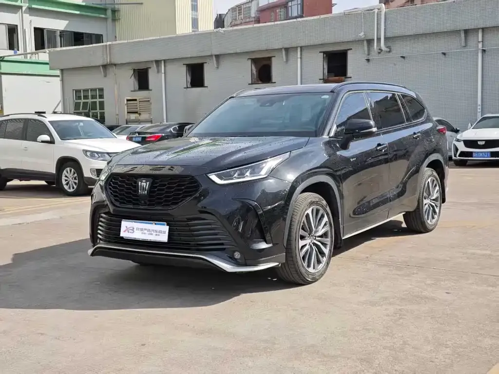 Toyota Crown Kluger 2024 из CN, фото 1