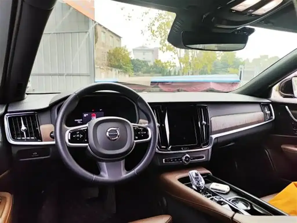 Volvo S90 — фото 7