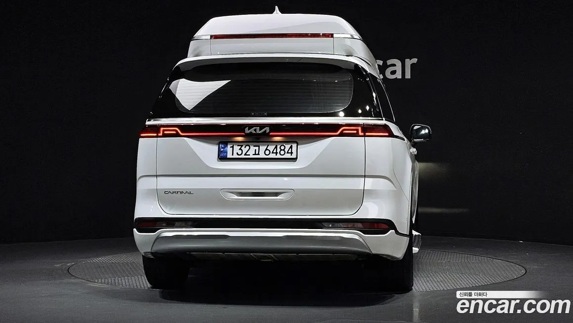 Kia Carnival — фото 4