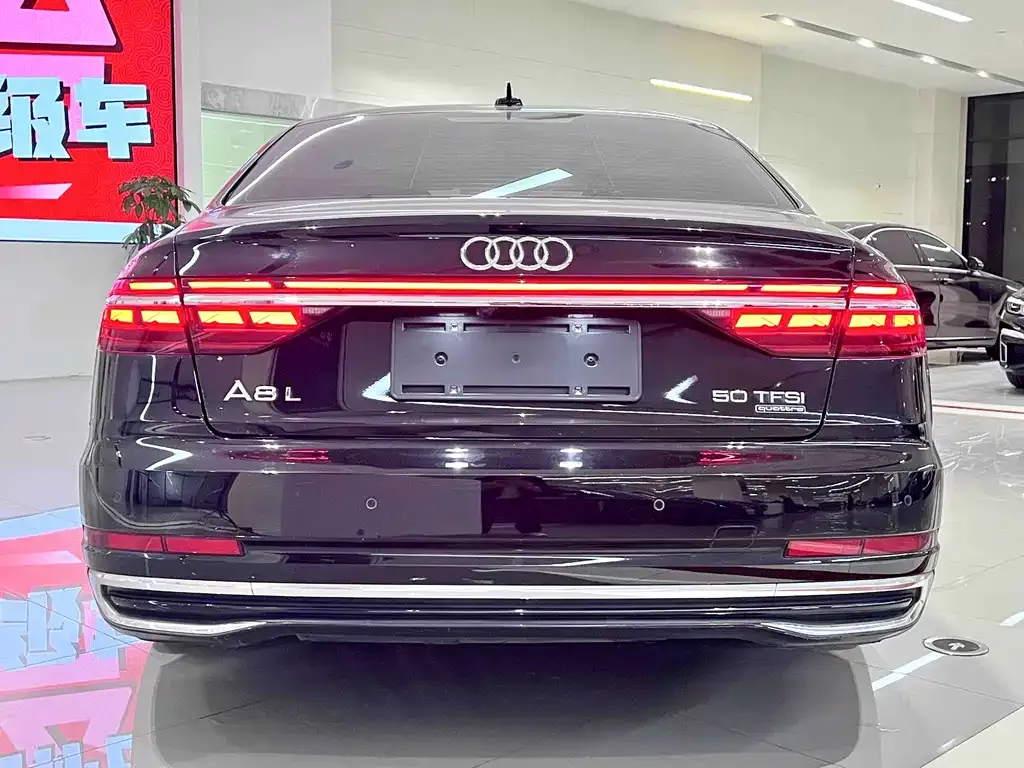 Audi A8 2023 из CN, фото 10