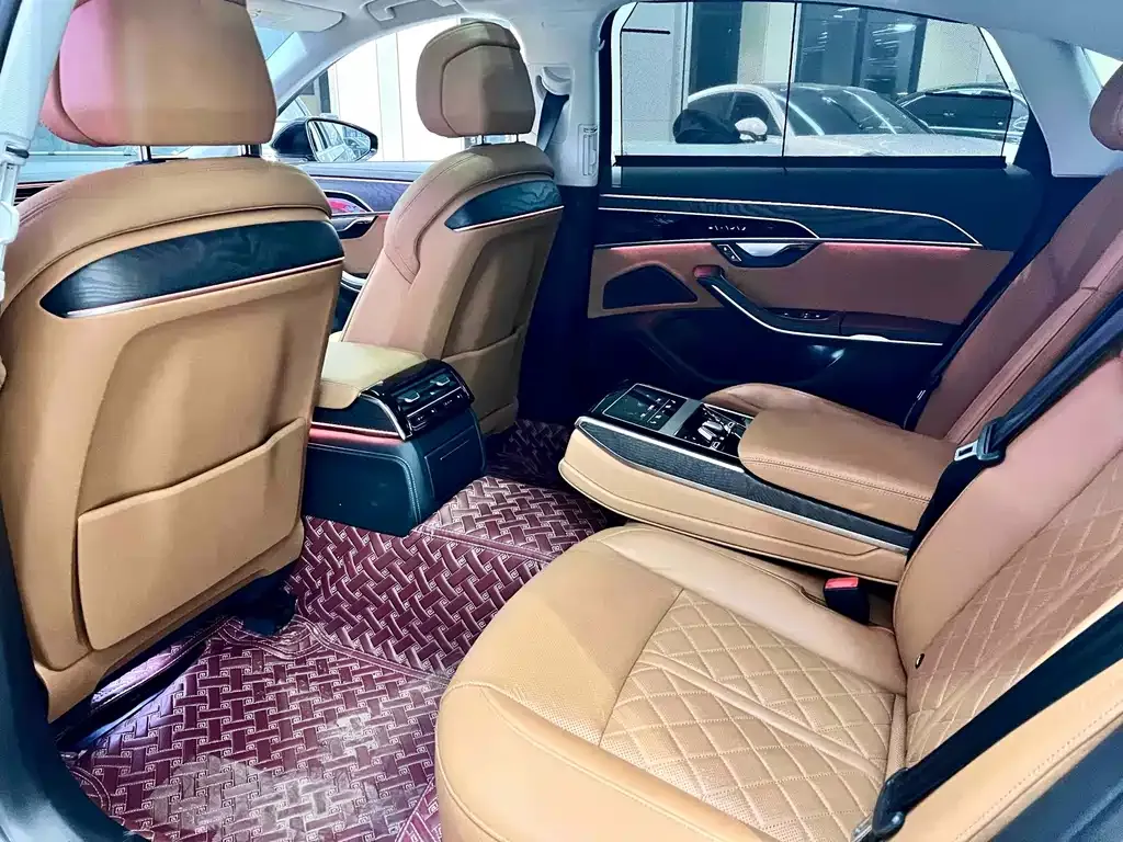 Audi A8 2023 из CN, фото 9