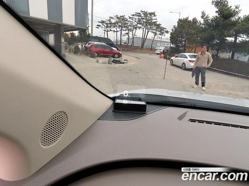 Kia Carnival — фото 10