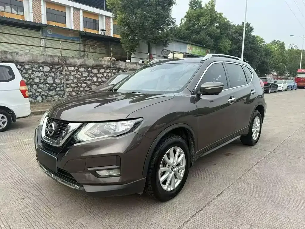Nissan X-Trail — фото 1