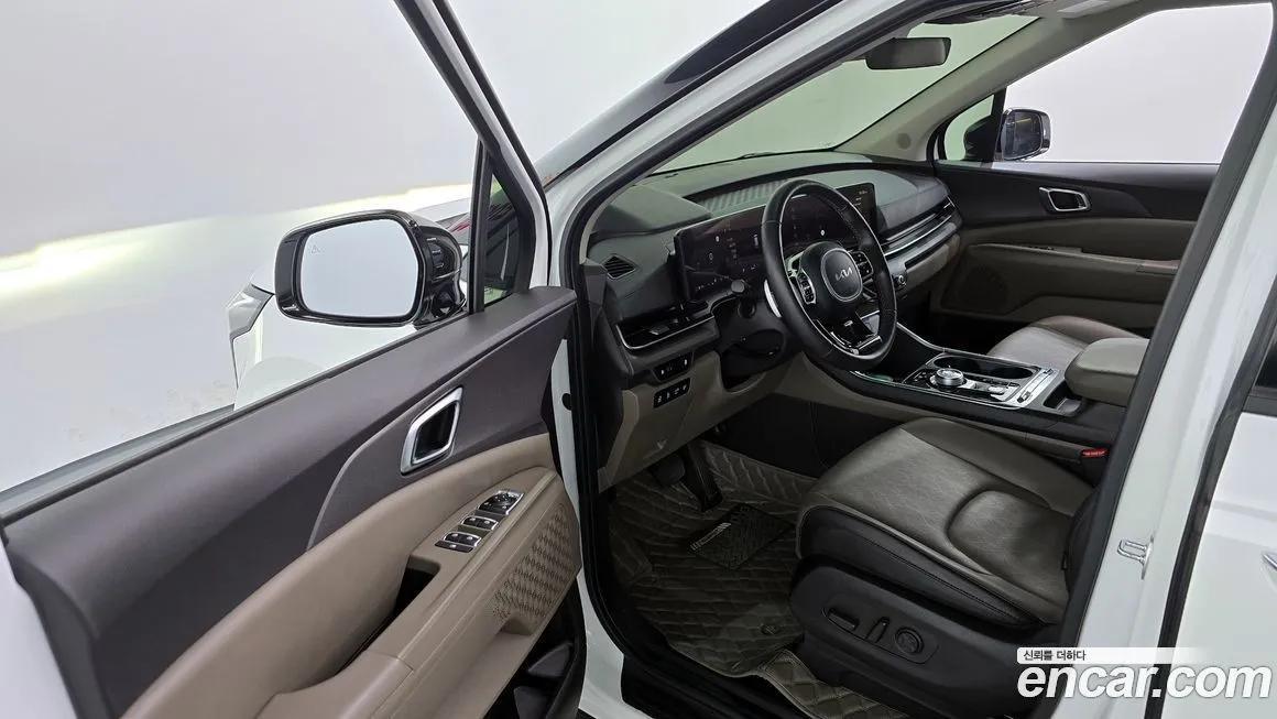 Kia Carnival — фото 10