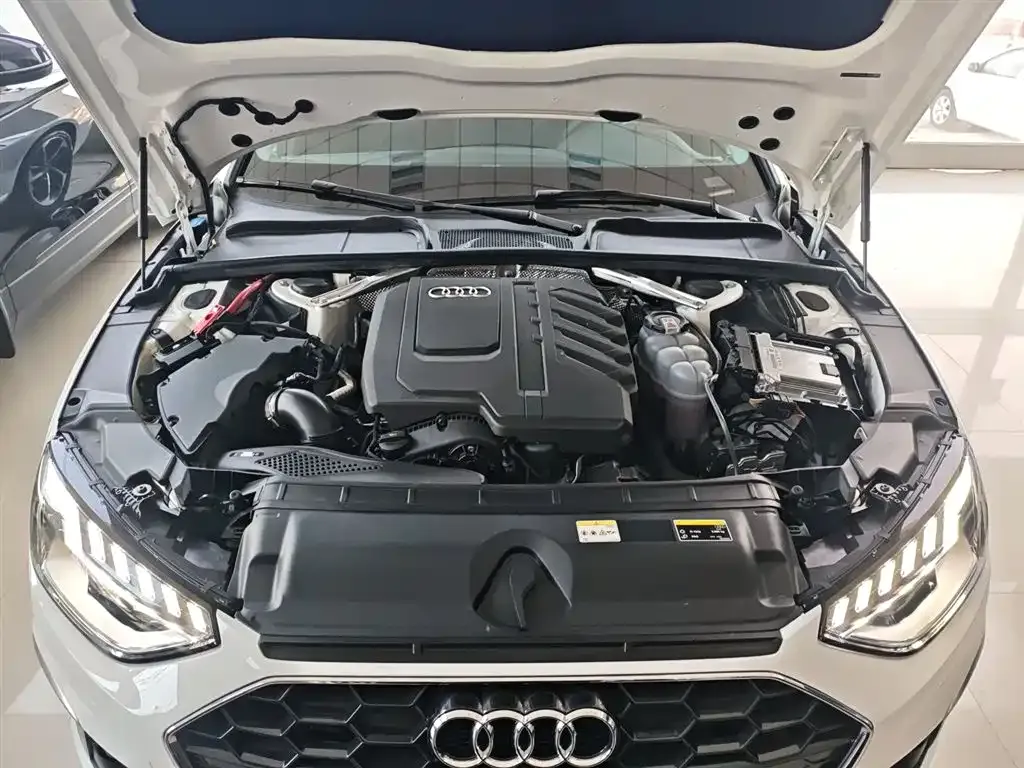 Audi A4L 2024 из CN, фото 10