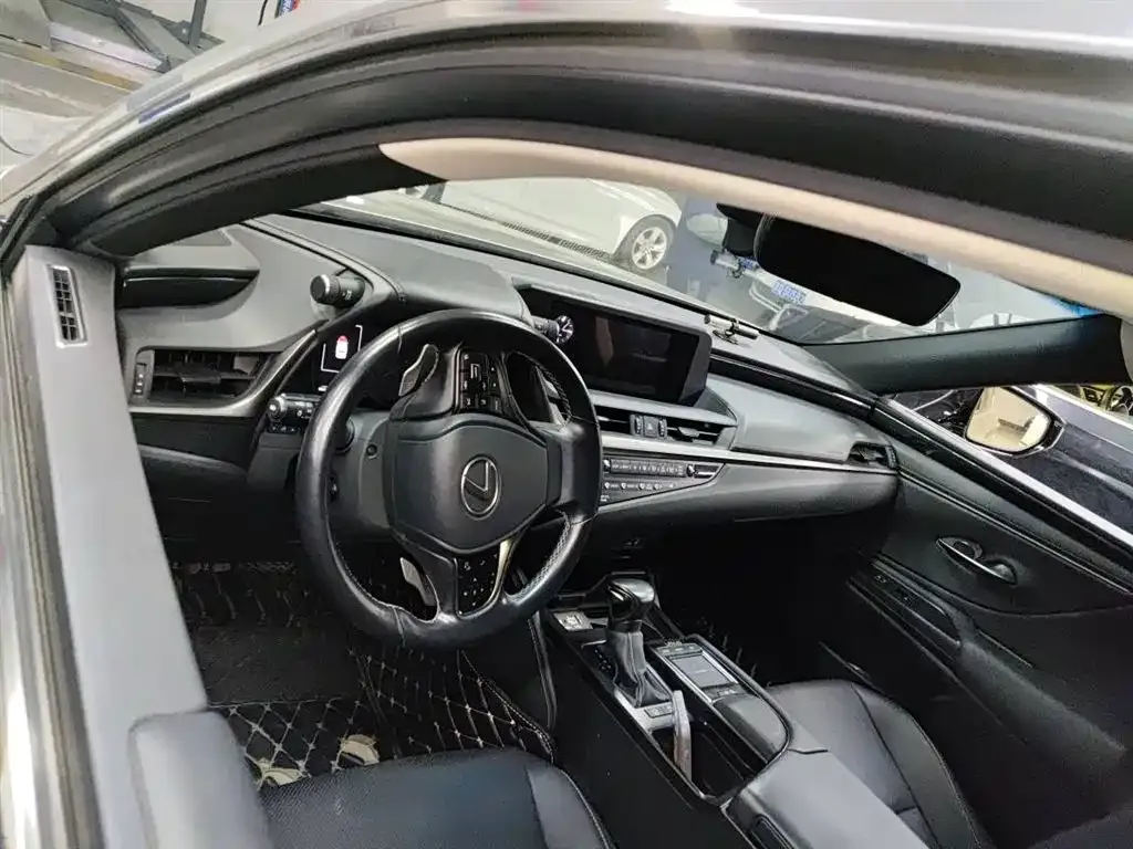Lexus ES 2021 из CN, фото 4
