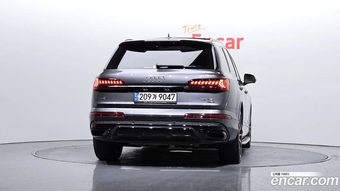 Audi Q7 2021 из KR, фото 4