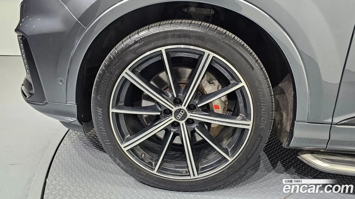 Audi Q7 2021 из KR, фото 5