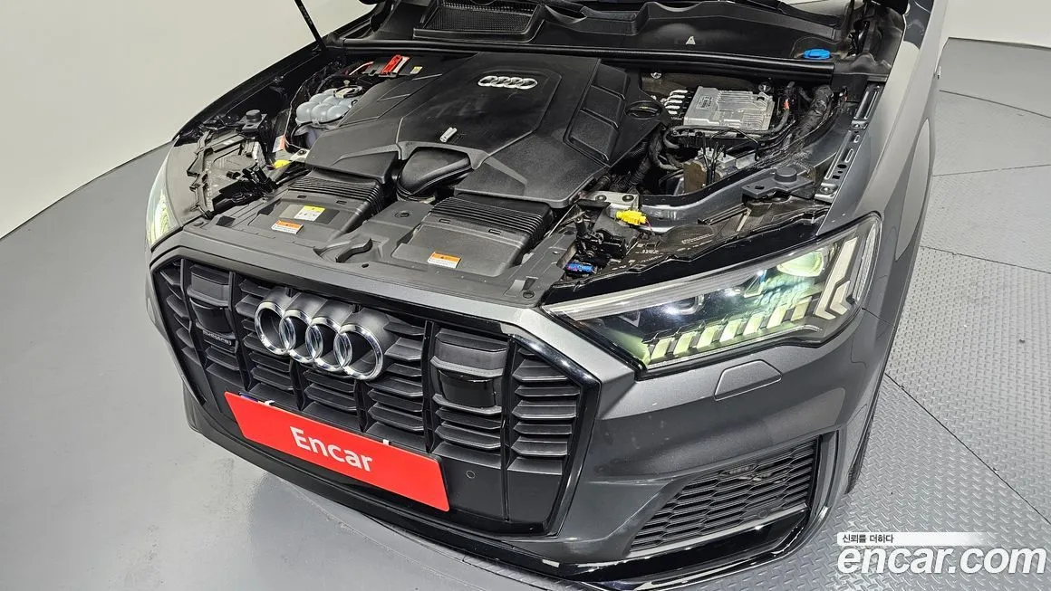 Audi Q7 2021 из KR, фото 6