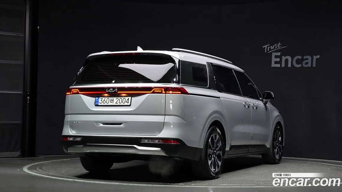 Kia Carnival — фото 2