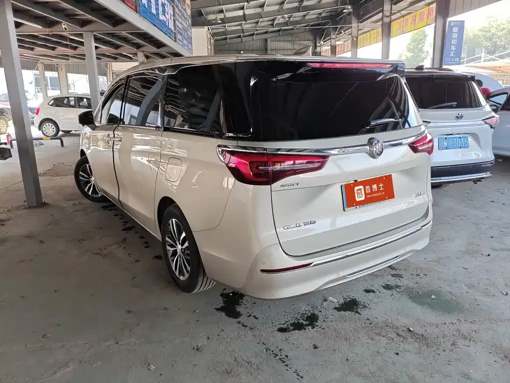 Buick GL8 2022 из CN, фото 3