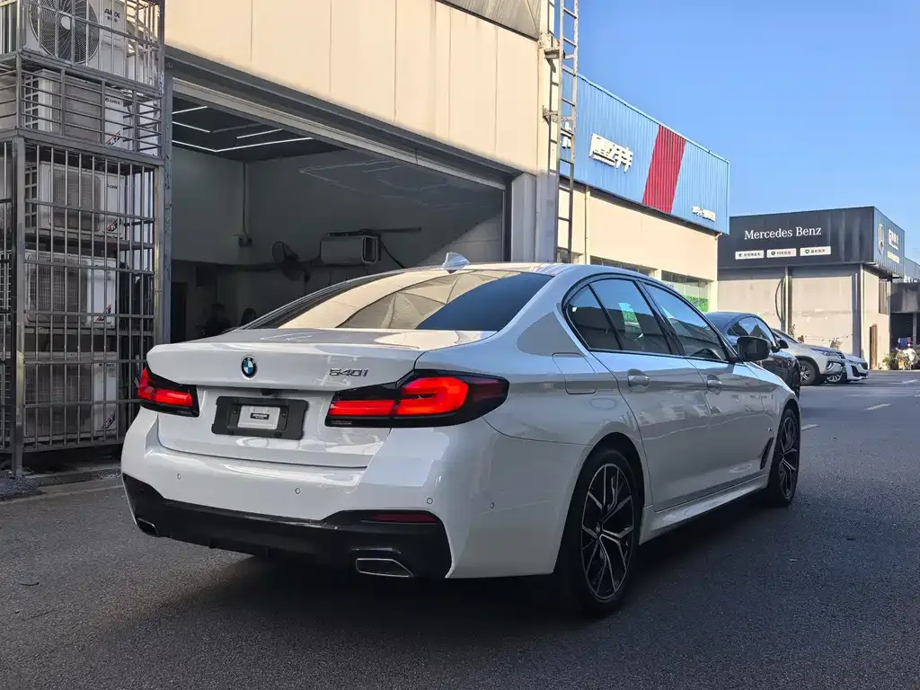 BMW 5 Series (Import) — фото 4