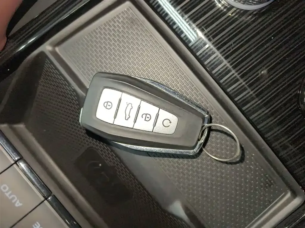 Geely Xingyue L 2023 из CN, фото 8