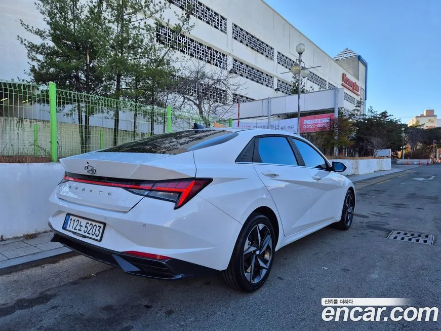 Hyundai AVANTE 2023 из KR, фото 2