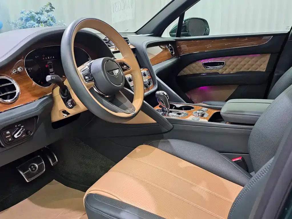 Bentley Bentayga 2021 из CN, фото 4