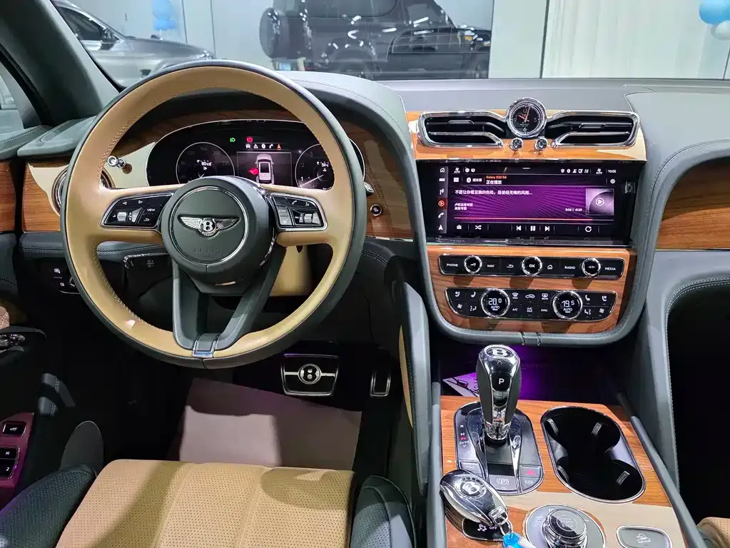 Bentley Bentayga 2021 из CN, фото 9