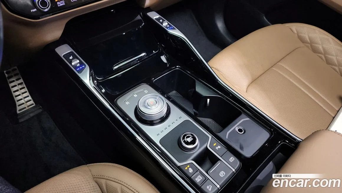 Kia Sorento — фото 9