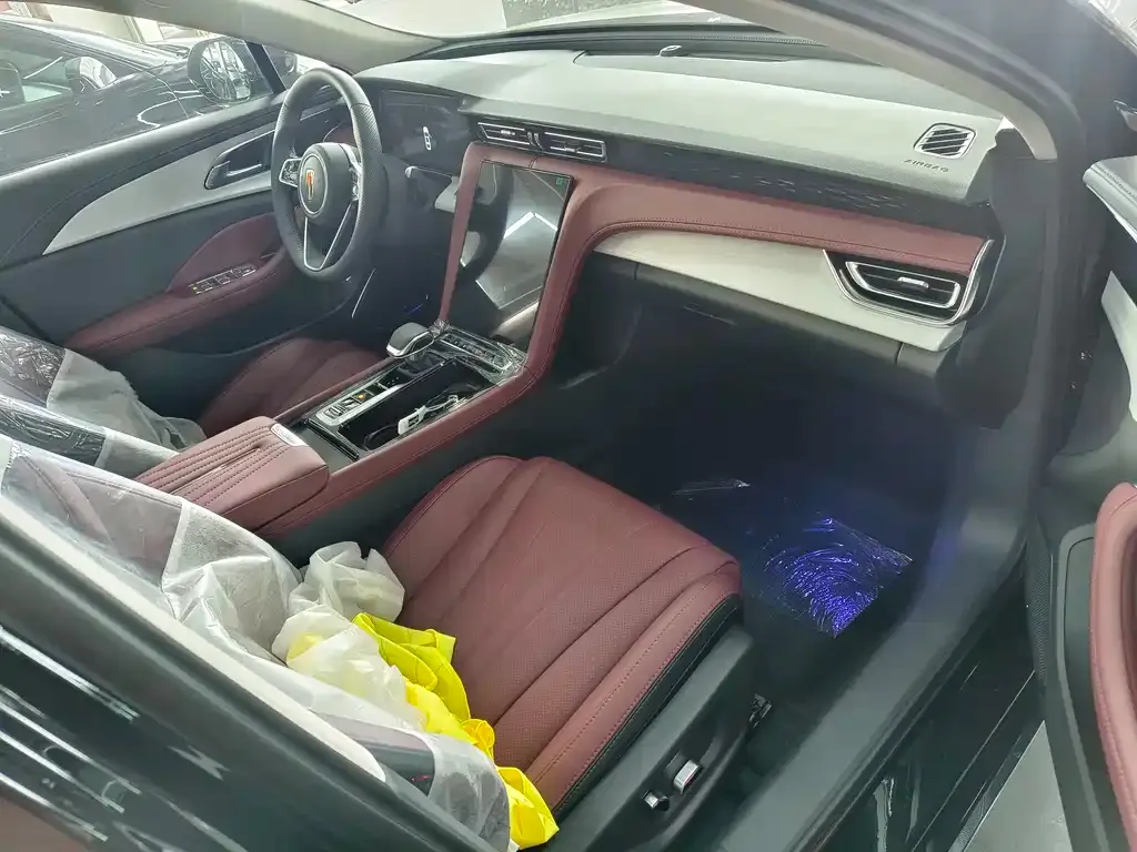 Hongqi H5 2025 из CN, фото 4