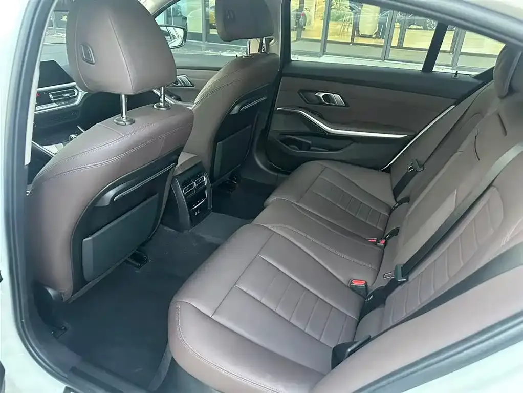 BMW 3 Series 2021 из CN, фото 6