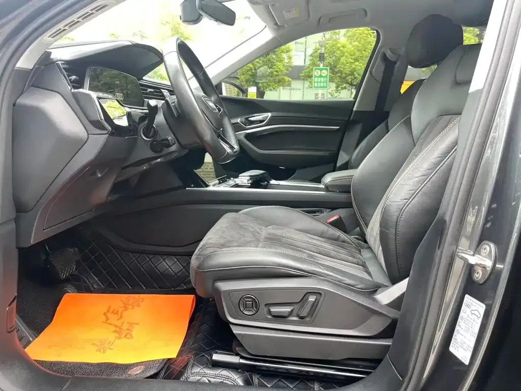 Audi e-tron 2022 из CN, фото 3