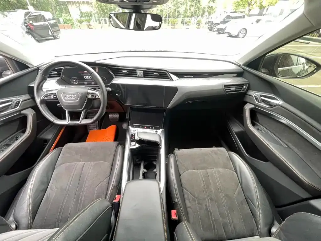 Audi e-tron 2022 из CN, фото 4