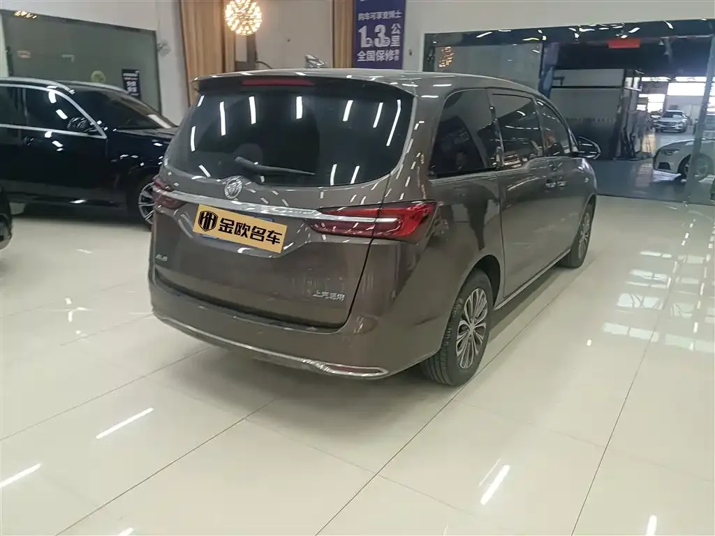 Buick GL8 2023 из CN, фото 2