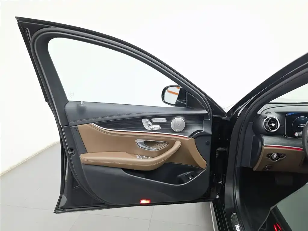 Mercedes-Benz E-Class 2023 из CN, фото 8