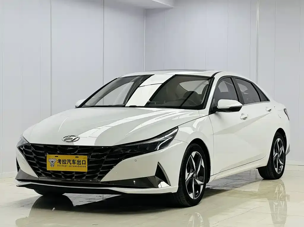 Hyundai Elantra 2023 из CN, фото 1