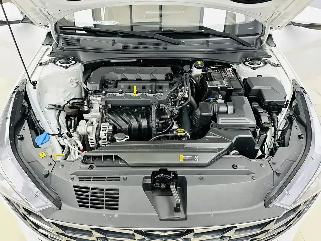 Hyundai Elantra 2023 из CN, фото 10