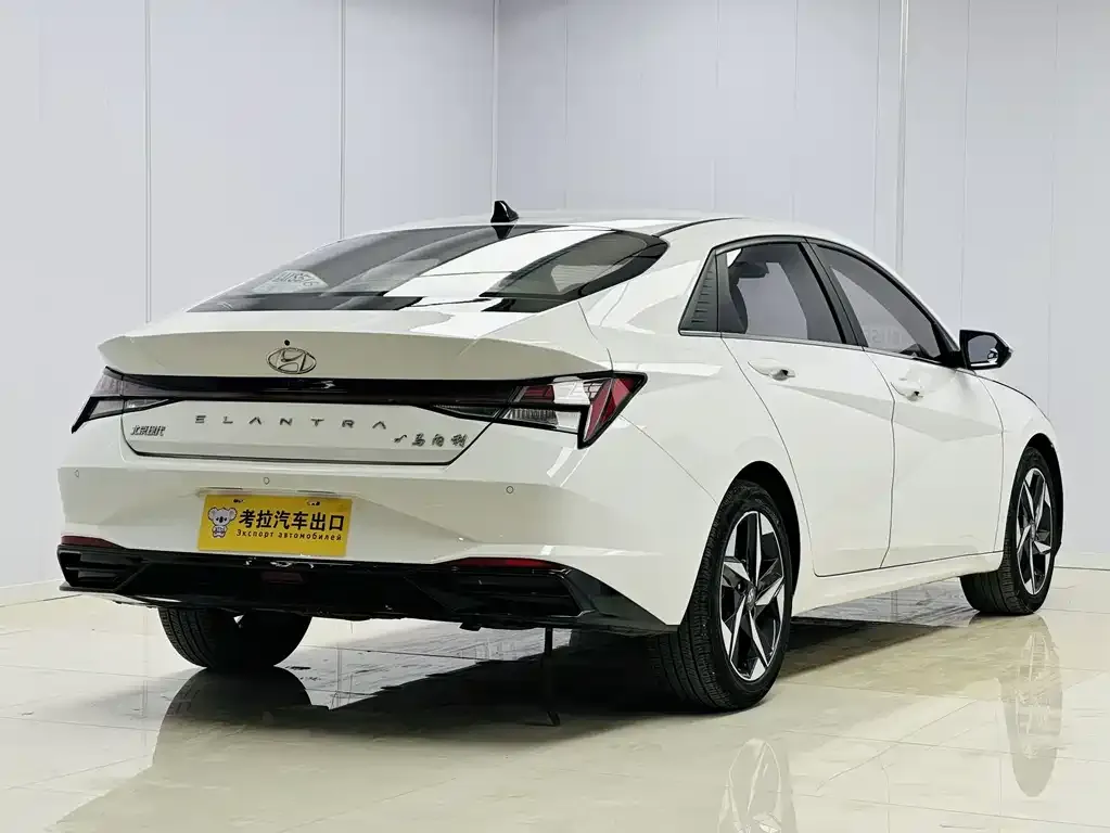 Hyundai Elantra 2023 из CN, фото 4