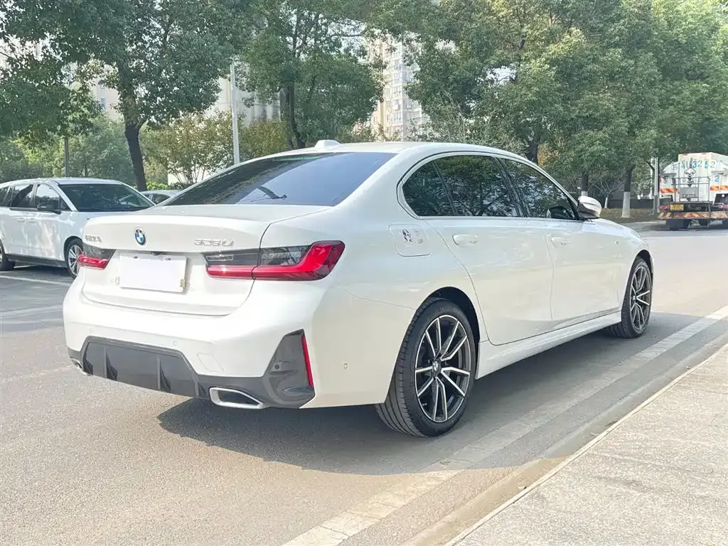 BMW 3 Series 2024 из CN, фото 7