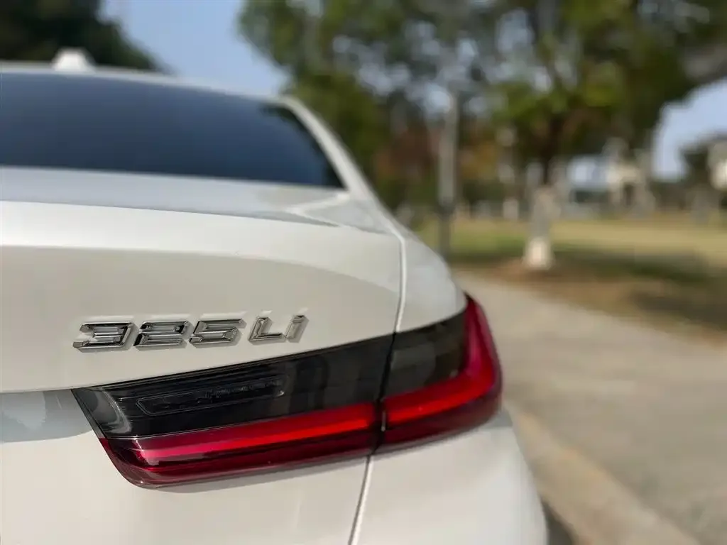 BMW 3 Series 2024 из CN, фото 9