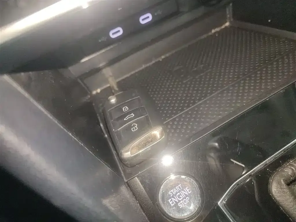 Volkswagen Tharu 2024 из CN, фото 9
