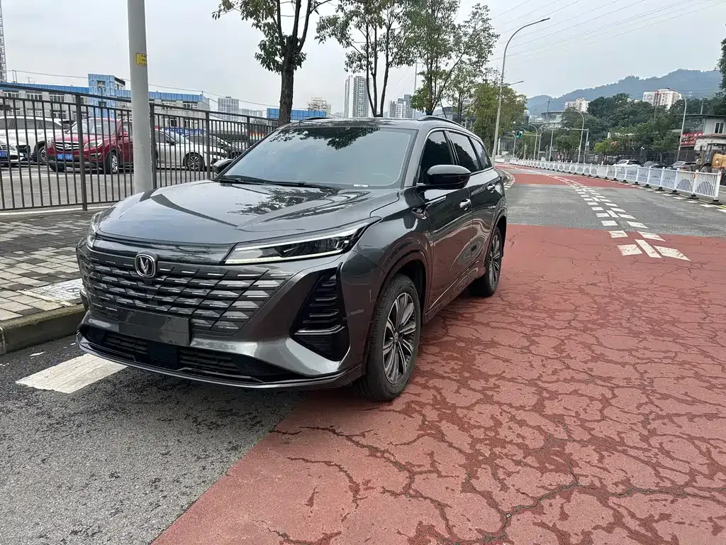 Changan CS75PLUS — фото 1