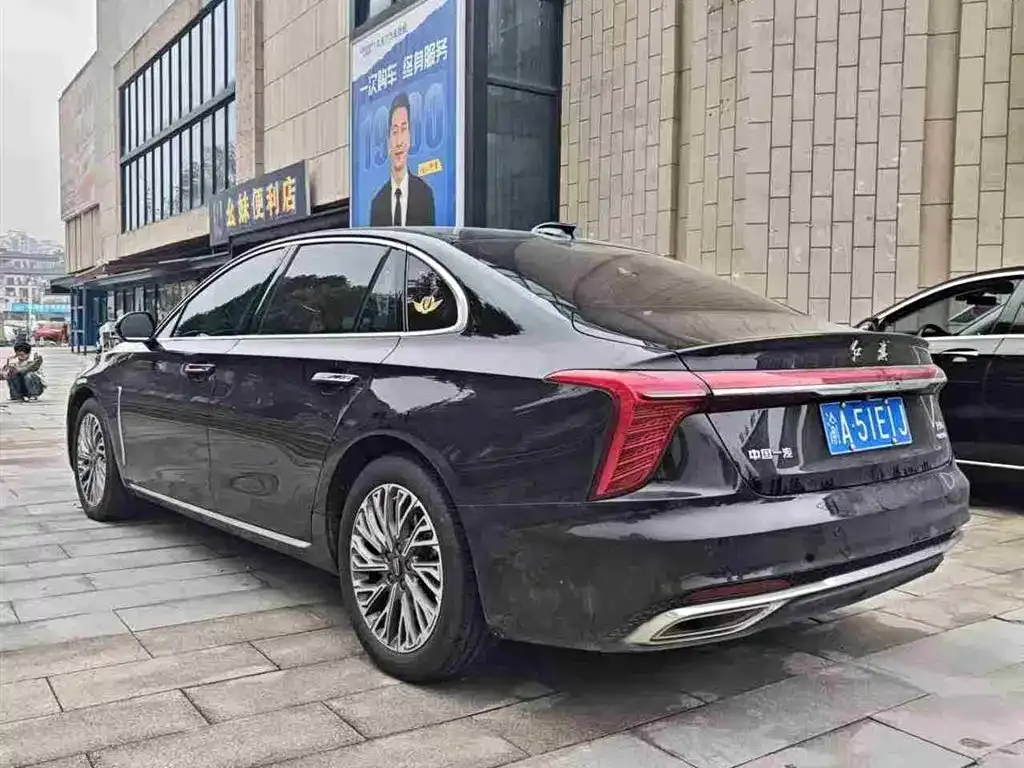 Hongqi H5 — фото 9