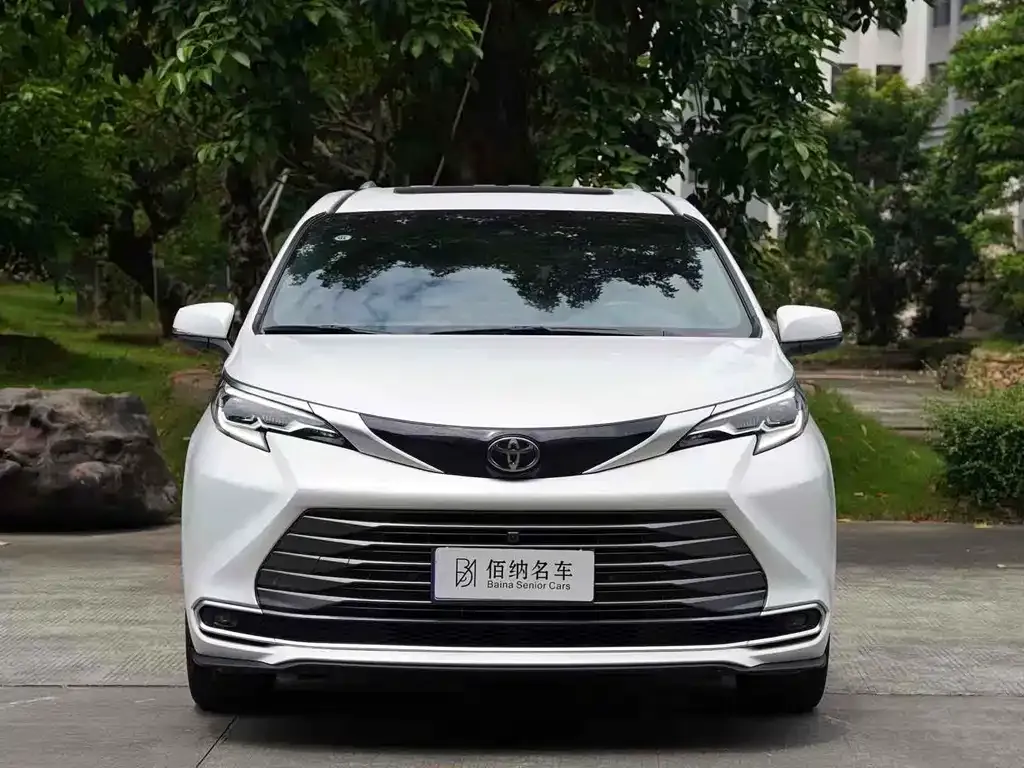 Toyota Sienna 2024 из CN, фото 3