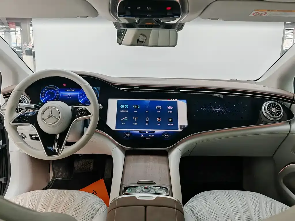 Mercedes-Benz EQS — фото 10