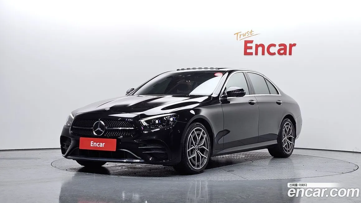 Mercedes-Benz E-Class — фото 1